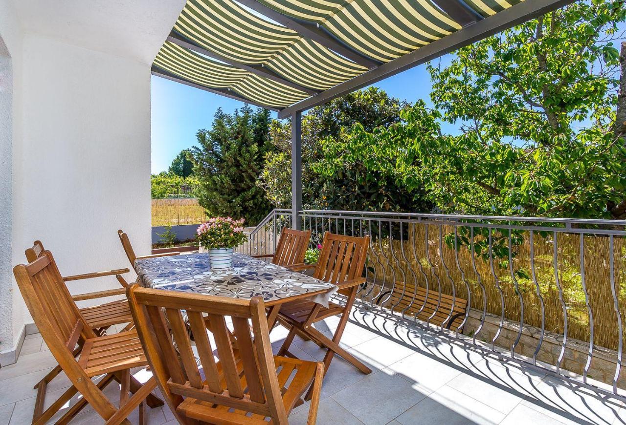 Neu Renovierte Ferienwohnung Mit Klima, Wlan, Terrasse Und Grill Pula Buitenkant foto
