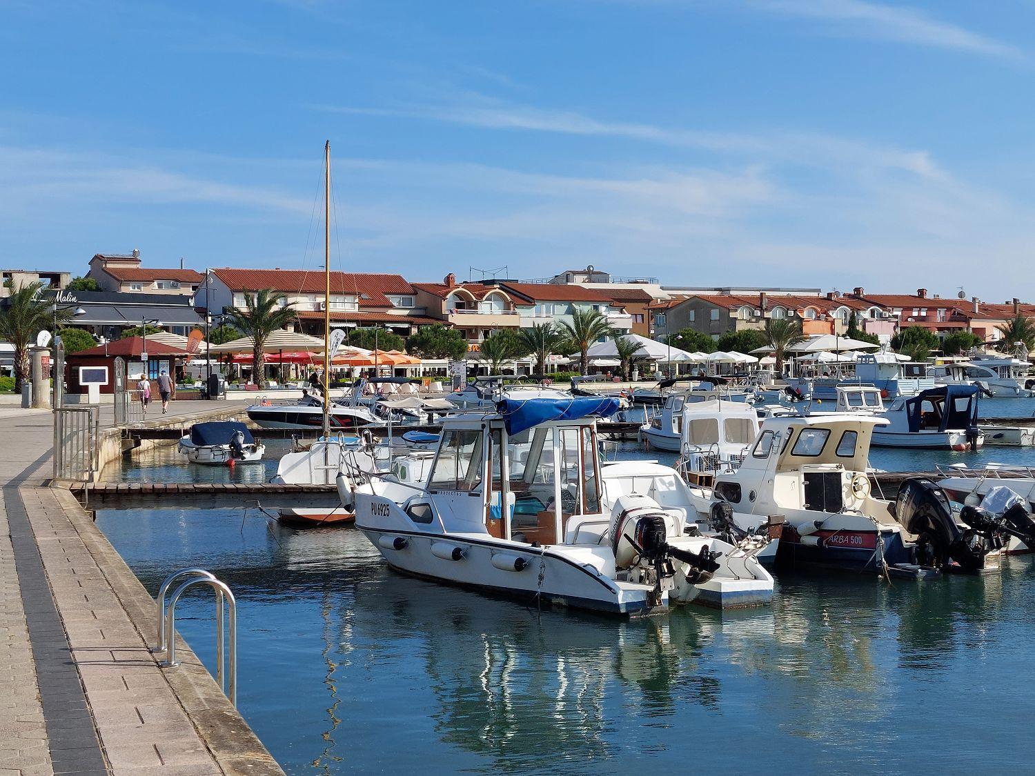Neu Renovierte Ferienwohnung Mit Klima, Wlan, Terrasse Und Grill Pula Buitenkant foto